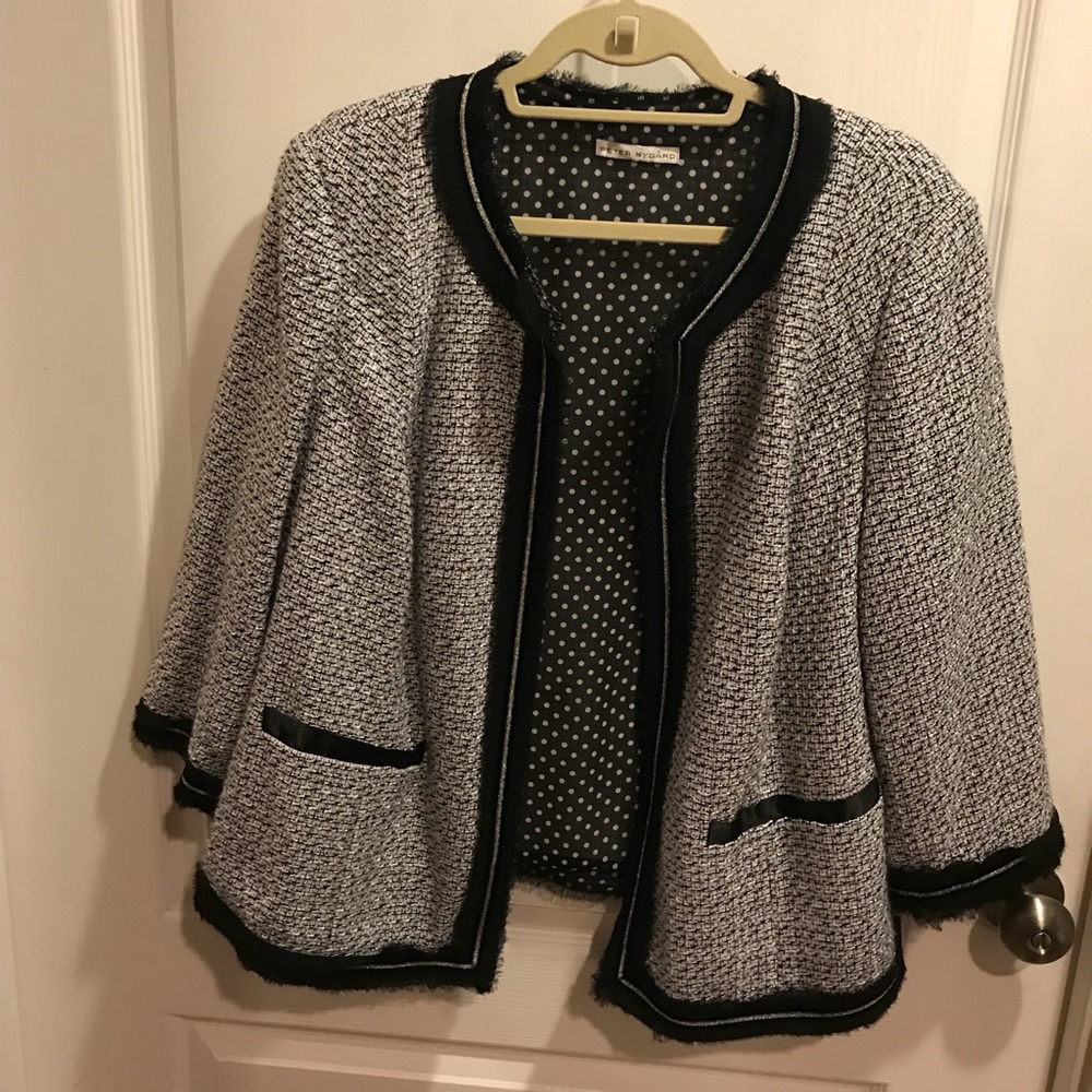 Peter Nygard black and white crop blazer